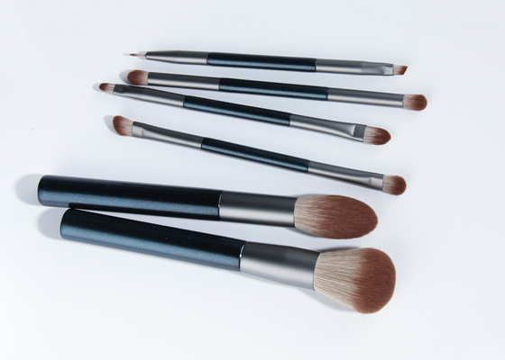 Fonctionnent naturellement la brosse de poudre de maquillage de fibre de maïs avec la poignée en bois de bouleau de scintillement