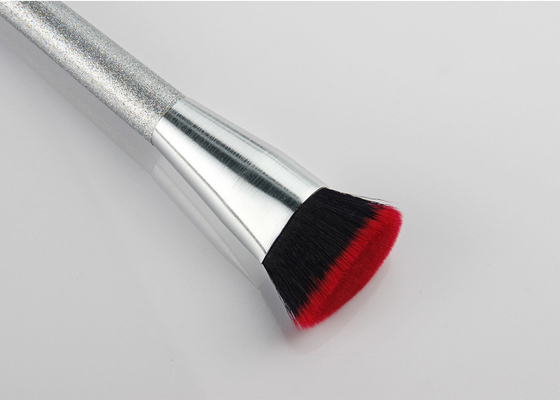 La base de maquillage de beauté de Vonira balayent en forme de coeur
