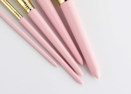 Pinceau à fond de teint biseauté Vonira Beauty avec poils synthétiques Taklon végétaliens et sans cruauté et manche en bois de bouleau recyclable