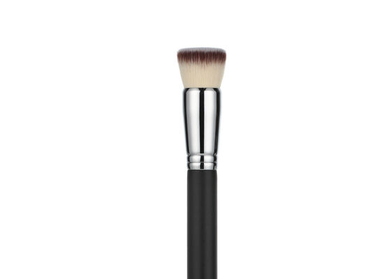 Pinceau de maquillage Kabuki Vonira Beauty Luxury à bout plat pour fond de teint avec virole en cuivre argenté et manches en bois