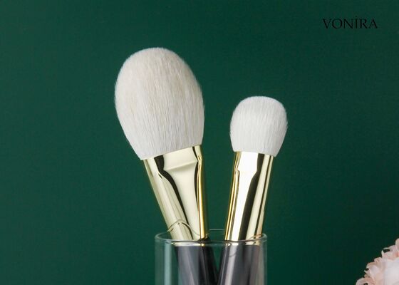 Vonira personnalisé en gros Poil de chèvre blanc naturel Plate poignée marron foncé Plate brosse de maquillage de mélange des yeux