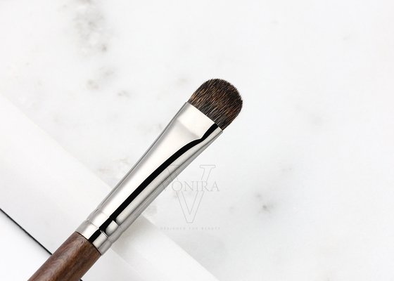 Brosse Handcrafted de haute qualité de fard à paupières de cheveux d'écureuil de Vonira avec l'olive en laiton